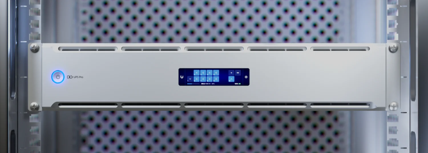 UniFi UPS 2U Pro in een serverrack