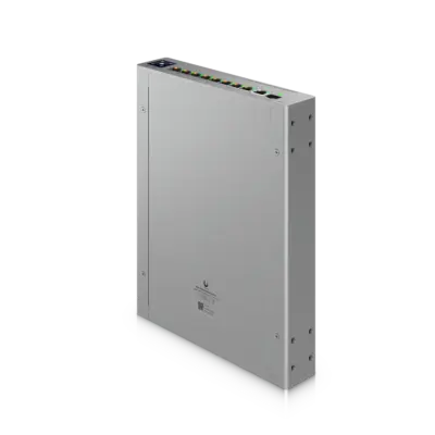 UniFi Long-Range Switch 8 PoE rechtop gezet