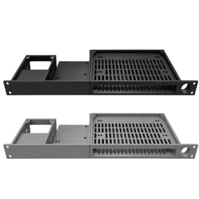 SWW 19 inch rackmount voor UCG-Fiber in zwart en grijs, beide uitvoeringen naast elkaar