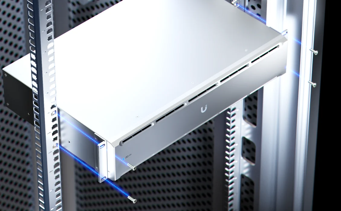 Rackmontage van de UPS op twee rackunits