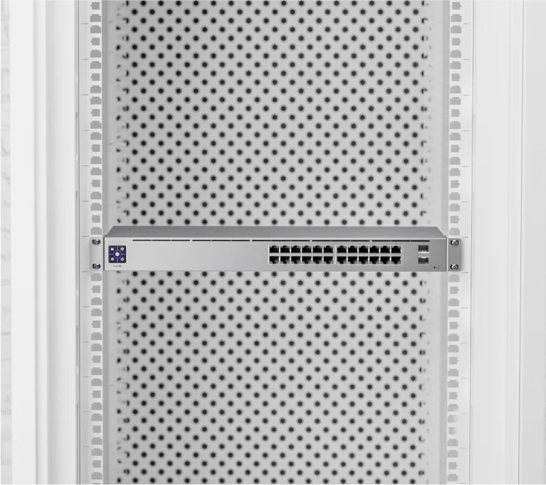 UniFi Switch 24 PoE – bevestiging met rackbeugels