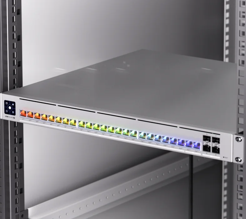 UniFi Switch Pro HD 24 PoE – montage aan een rackrail