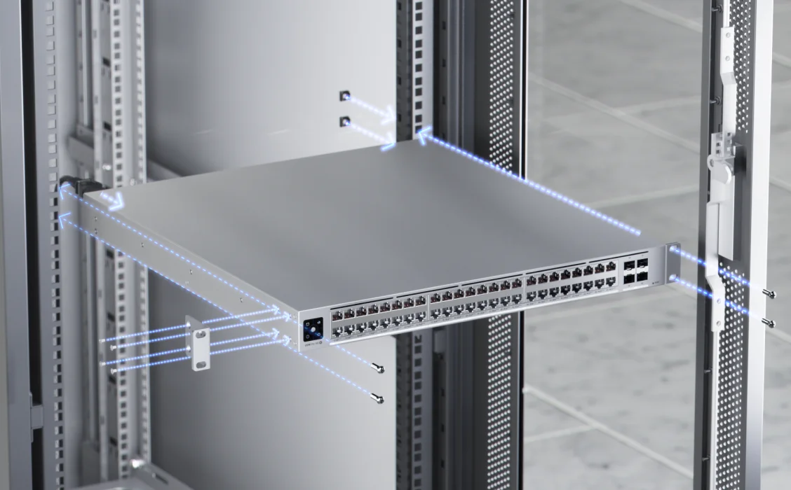 Switch Pro XG 48 PoE montage in een vierpostrack
